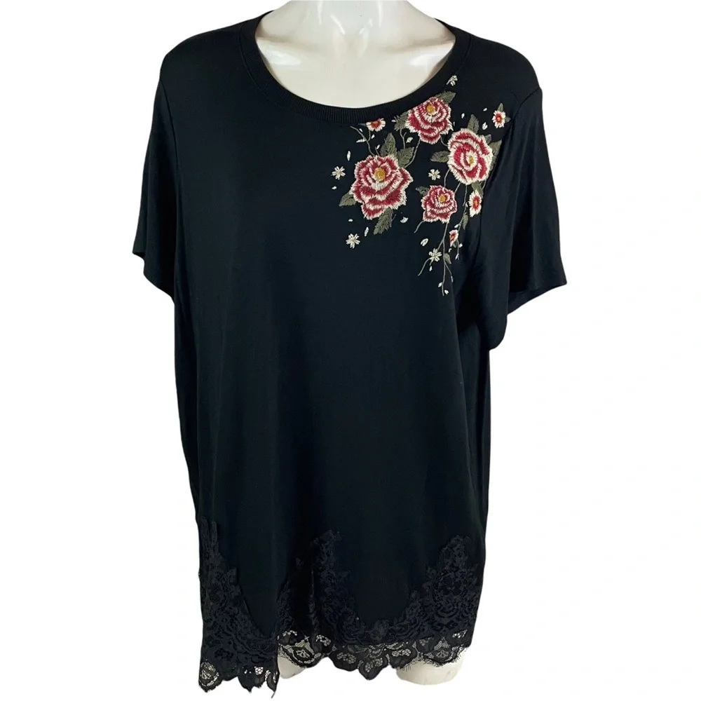 Torrid Super Soft Black Floral Embroidered Tee Shirt Size 2 E277 - Picture 2 of 11